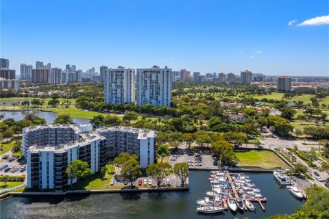 Condo in Aventura, Florida, 2 bedrooms  № 1752491 - photo 19