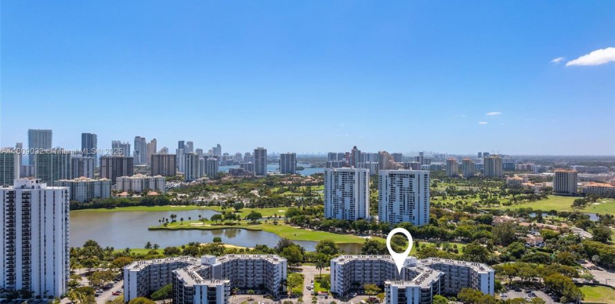 Condo in Aventura, Florida, 2 bedrooms  № 1752491