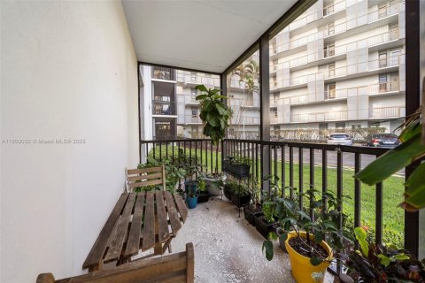 Condo in Aventura, Florida, 2 bedrooms  № 1752491 - photo 16