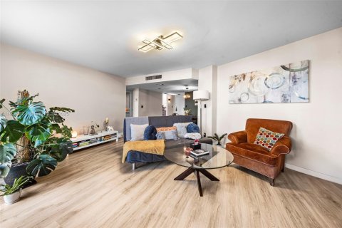 Condo in Aventura, Florida, 2 bedrooms  № 1752491 - photo 4