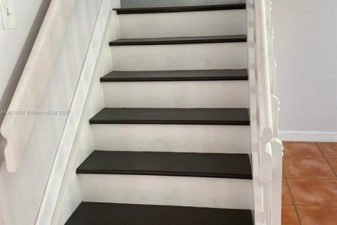 Apartamento en alquiler en Miami, Florida, 3 dormitorios, 113.34 m2 № 1830621 - foto 7