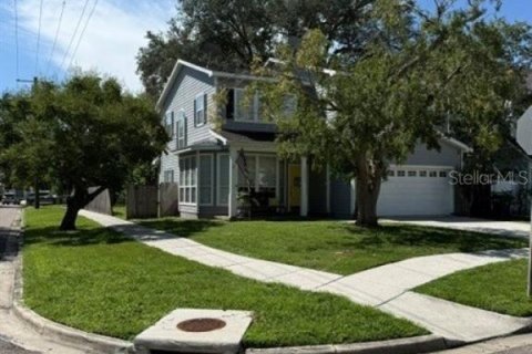 Casa en Tampa, Florida 4 dormitorios, 234.49 m2 № 2380311
