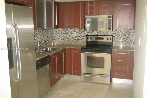Copropriété à vendre à Aventura, Floride: 2 chambres, 105.35 m2 № 1958868 - photo 1