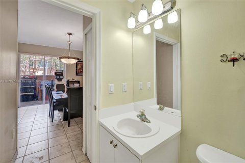 Touwnhouse à vendre à Pembroke Pines, Floride: 3 chambres, 129.69 m2 № 1897938 - photo 10