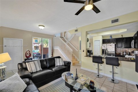 Touwnhouse à vendre à Pembroke Pines, Floride: 3 chambres, 129.69 m2 № 1897938 - photo 24