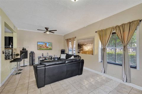 Touwnhouse à vendre à Pembroke Pines, Floride: 3 chambres, 129.69 m2 № 1897938 - photo 20