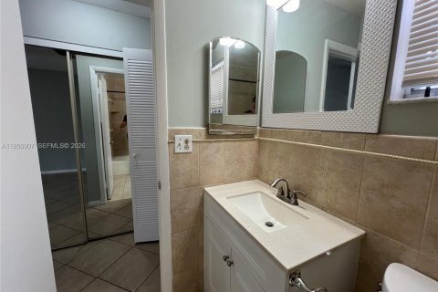 Copropriété à louer à Miami, Floride: 2 chambres, 85.1 m2 № 2007063 - photo 13