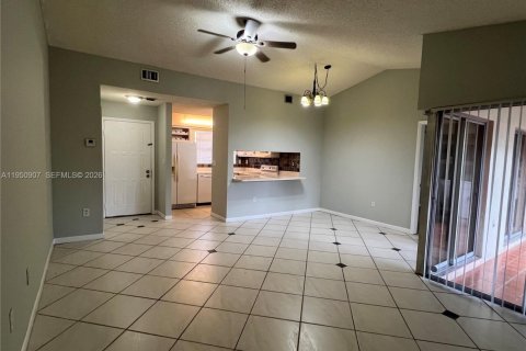 Copropriété à louer à Miami, Floride: 2 chambres, 85.1 m2 № 2007063 - photo 6