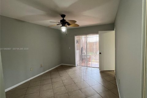 Copropriété à louer à Miami, Floride: 2 chambres, 85.1 m2 № 2007063 - photo 16