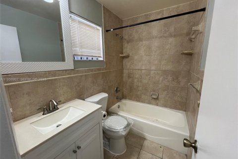 Copropriété à louer à Miami, Floride: 2 chambres, 85.1 m2 № 2007063 - photo 12