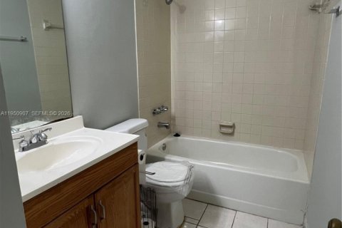 Copropriété à louer à Miami, Floride: 2 chambres, 85.1 m2 № 2007063 - photo 9