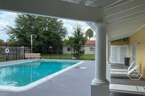 Copropriété à louer à Miami, Floride: 2 chambres, 85.1 m2 № 2007063 - photo 19