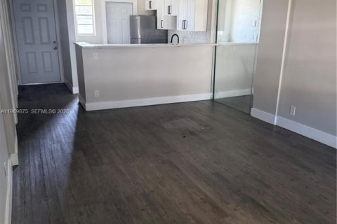 Condo in Hallandale Beach, Florida, 1 bedroom  № 2030689 - photo 6