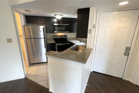 Condominio en alquiler en Orlando, Florida, 2 dormitorios, 80.27 m2 № 1917490 - foto 4