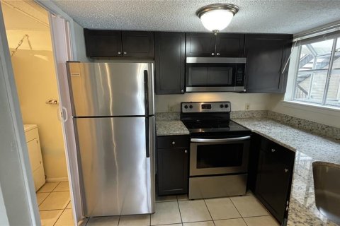 Condominio en alquiler en Orlando, Florida, 2 dormitorios, 80.27 m2 № 1917490 - foto 5