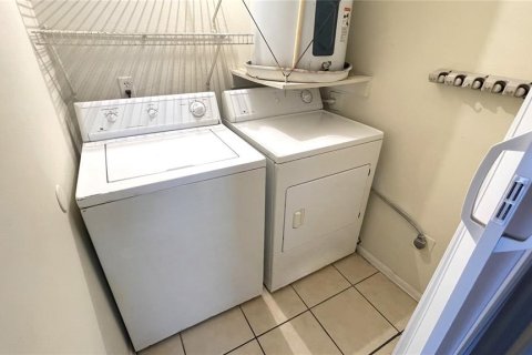 Condominio en alquiler en Orlando, Florida, 2 dormitorios, 80.27 m2 № 1917490 - foto 12