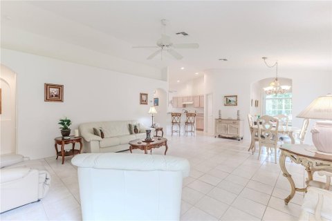 House in Spring Hill, Florida 2 bedrooms, 140.65 sq.m. № 1725634 - photo 15