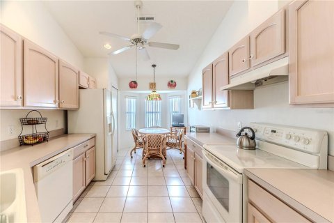 House in Spring Hill, Florida 2 bedrooms, 140.65 sq.m. № 1725634 - photo 17