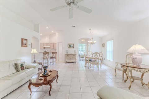 House in Spring Hill, Florida 2 bedrooms, 140.65 sq.m. № 1725634 - photo 14