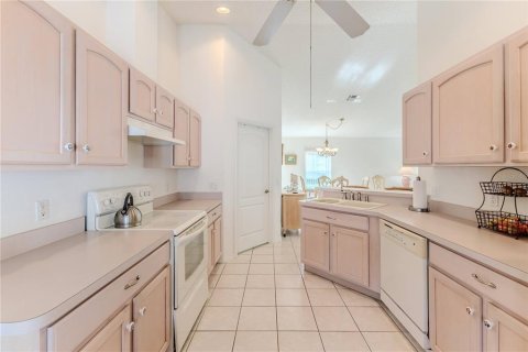 House in Spring Hill, Florida 2 bedrooms, 140.65 sq.m. № 1725634 - photo 18