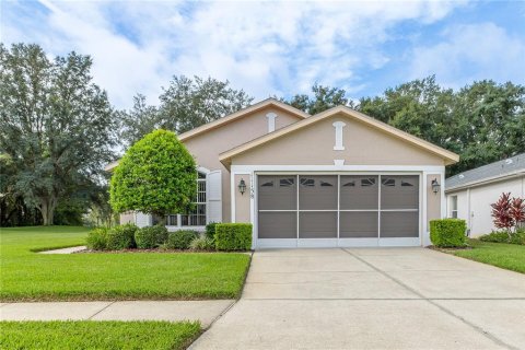 House in Spring Hill, Florida 2 bedrooms, 140.65 sq.m. № 1725634 - photo 1