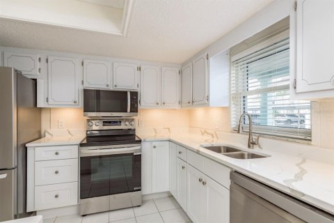 Condo in Dunedin, Florida, 2 bedrooms № 2141887 - photo 6
