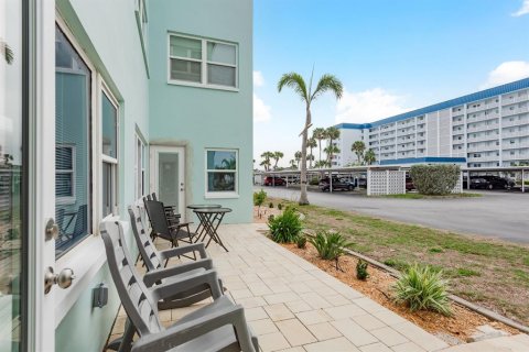Condo in Dunedin, Florida, 2 bedrooms № 2141887 - photo 28