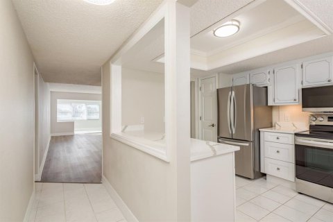 Condo in Dunedin, Florida, 2 bedrooms № 2141887 - photo 13