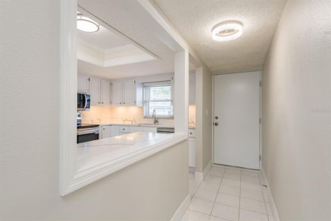 Condo in Dunedin, Florida, 2 bedrooms № 2141887 - photo 14