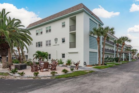 Condo in Dunedin, Florida, 2 bedrooms № 2141887 - photo 2
