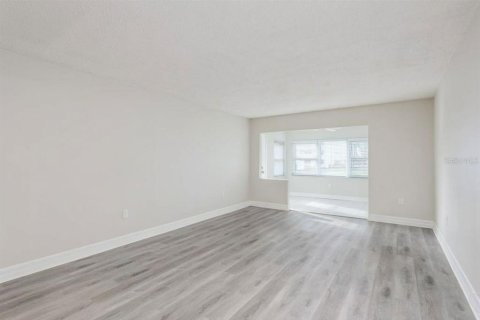 Condo in Dunedin, Florida, 2 bedrooms № 2141887 - photo 19