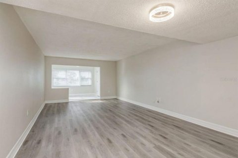 Condo in Dunedin, Florida, 2 bedrooms № 2141887 - photo 17