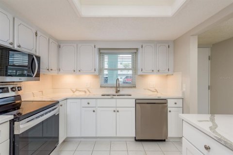 Condo in Dunedin, Florida, 2 bedrooms № 2141887 - photo 16