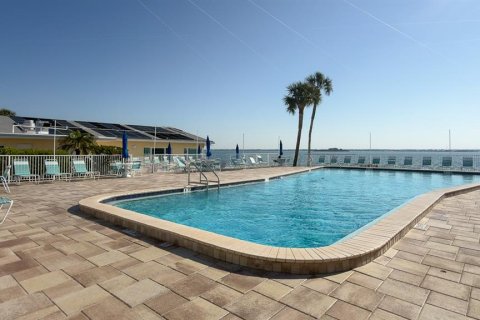 Condo in Dunedin, Florida, 2 bedrooms № 2141887 - photo 7
