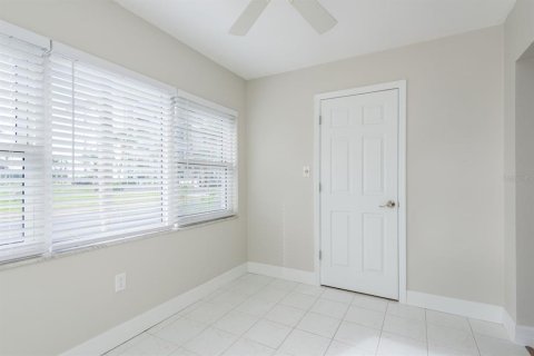 Condo in Dunedin, Florida, 2 bedrooms № 2141887 - photo 27