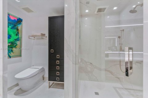 Condominio en venta en Miami Beach, Florida, 2 dormitorios, 186.55 m2 № 2045982 - foto 15