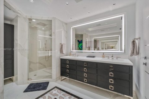 Condominio en venta en Miami Beach, Florida, 2 dormitorios, 186.55 m2 № 2045982 - foto 13
