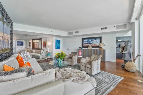 Condominio en venta en Miami Beach, Florida, 2 dormitorios, 186.55 m2 № 2045982 - foto 7