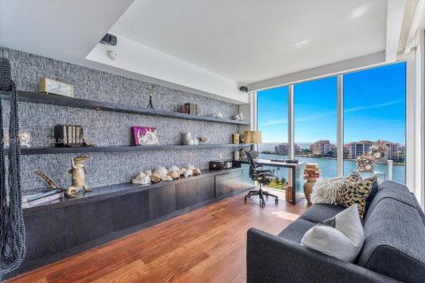 Condominio en venta en Miami Beach, Florida, 2 dormitorios, 186.55 m2 № 2045982 - foto 24