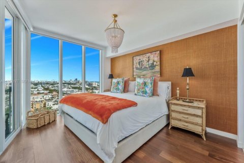 Condominio en venta en Miami Beach, Florida, 2 dormitorios, 186.55 m2 № 2045982 - foto 18