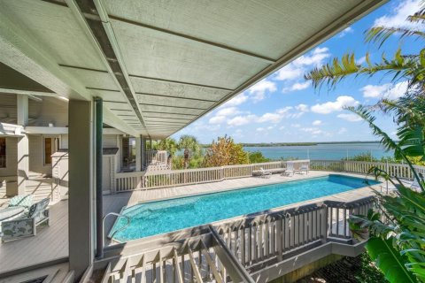 House in Clearwater, Florida 3 bedrooms, 319.03 sq.m. № 1032136 - photo 30