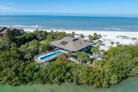 House in Clearwater, Florida 3 bedrooms, 319.03 sq.m. № 1032136 - photo 2