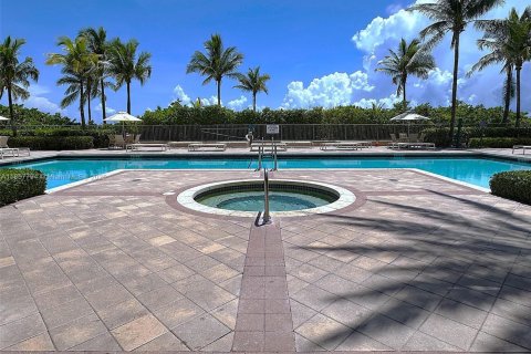 Condo in Hallandale Beach, Florida, 3 bedrooms  № 1889798 - photo 30