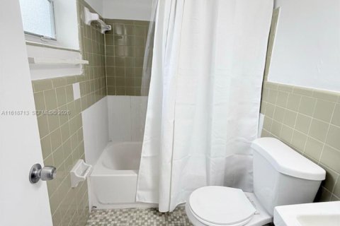 Villa ou maison à louer à Miami, Floride: 1 chambre, 810.39 m2 № 2078399 - photo 14