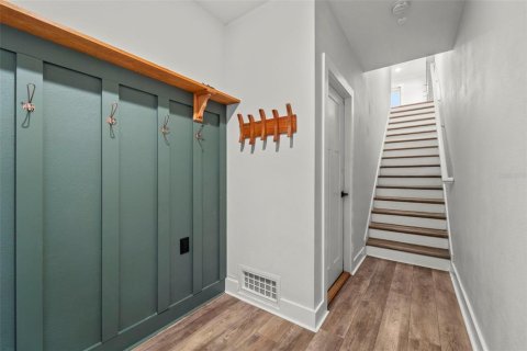 Townhouse in Saint Petersburg, Florida 3 bedrooms, 214.6 sq.m. № 2219070 - photo 2