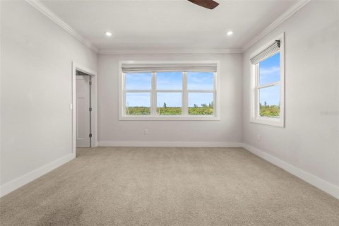Townhouse in Saint Petersburg, Florida 3 bedrooms, 214.6 sq.m. № 2219070 - photo 28