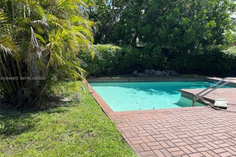 House in Miami, Florida 3 bedrooms, 155.89 sq.m. № 2178570