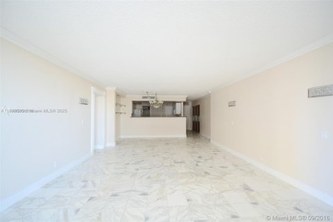 Copropriété à vendre à Hallandale Beach, Floride: 2 chambres, 130.06 m2 № 1966226 - photo 7