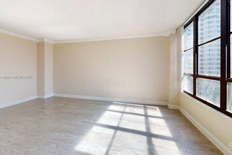 Copropriété à vendre à Hallandale Beach, Floride: 2 chambres, 130.06 m2 № 1966226 - photo 15