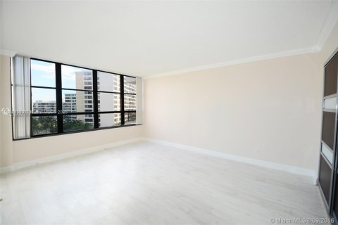 Copropriété à vendre à Hallandale Beach, Floride: 2 chambres, 130.06 m2 № 1966226 - photo 12